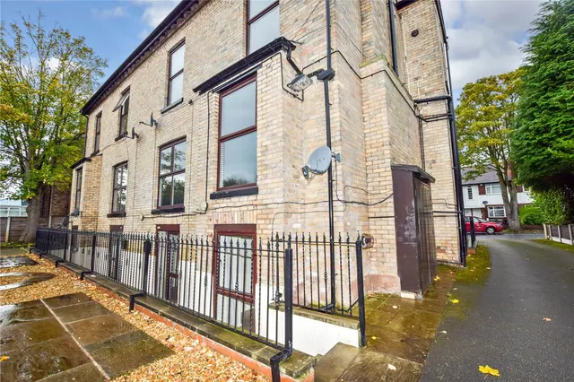 Springfield Road, Sale, M33, photo 1