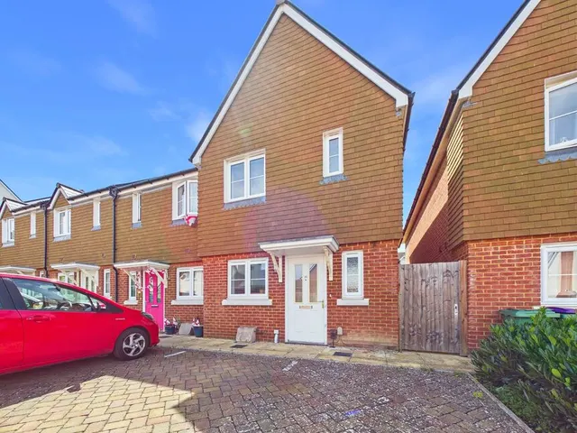Foster Way, Folkestone, Kent, CT20, photo 1