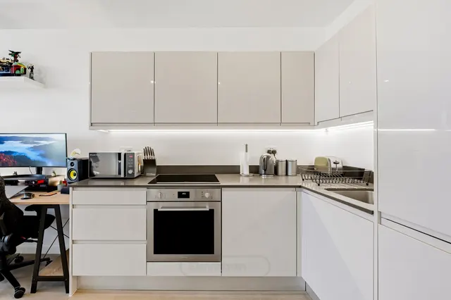 Photo 3 — Flat 52, Medina House 302-340 Silbury Boulevard, Milton Keynes, Milton Keynes, MK9 2FA