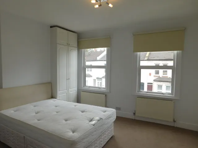 Photo 3 — Linkfield Road, Isleworth, Middlesex, TW7 6QJ