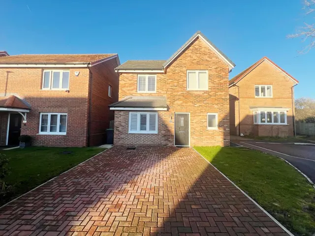 Mason Gardens, Chilton, DL17, photo 1