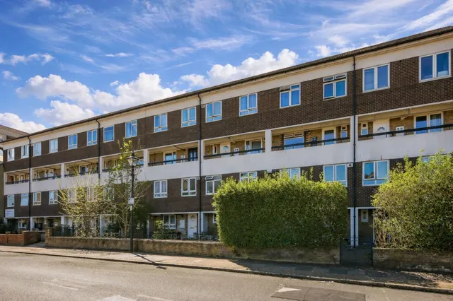 Sheffield Square, London, E3, photo 1