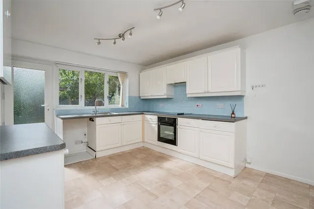 Sunnymead Drive, Waterlooville, PO7, photo 3