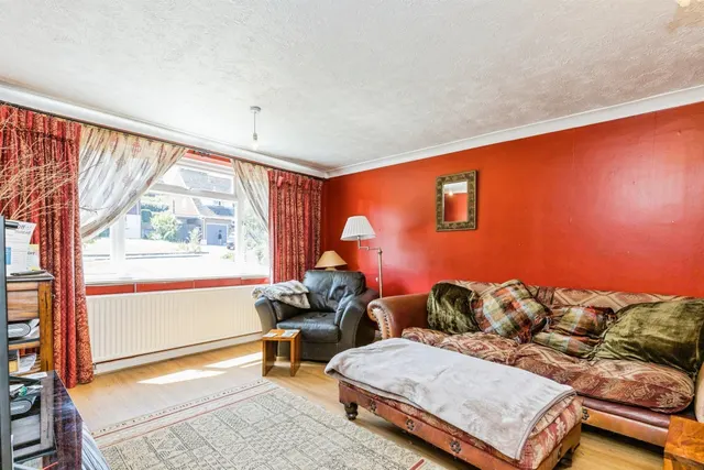 Photo 3 — Gatesmead, Haywards Heath