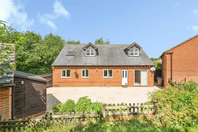 Photo 3 — Woodruff Close, Bicester, Oxfordshire, OX26