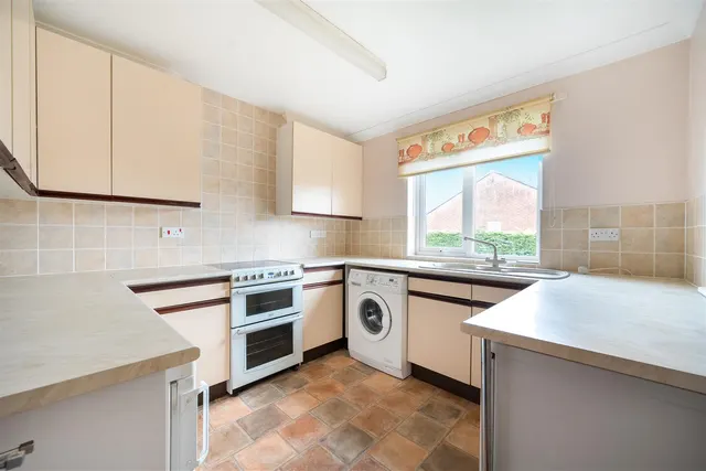 Priestley Way, Middleton-On-Sea, PO22, photo 2