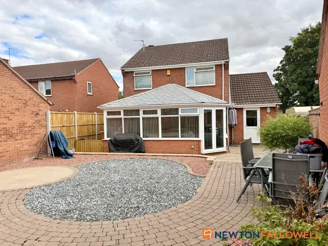 Rowan Way, Balderton, NG24, photo 3