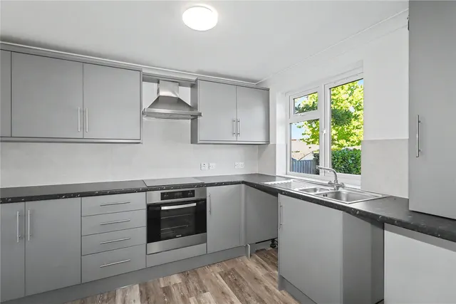 Sundridge Road, Woking, GU22, photo 2