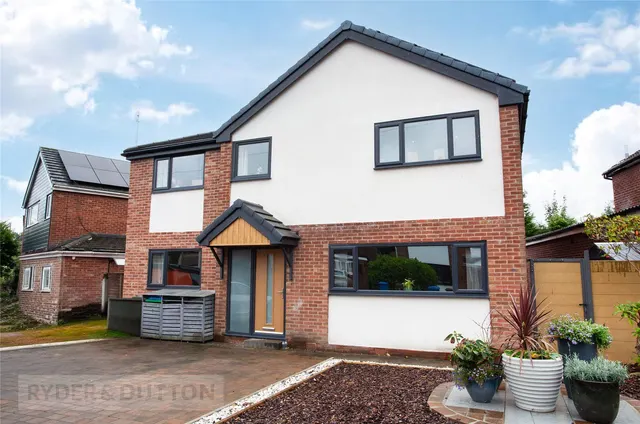 Cranbourne Road, Bamford, OL11, photo 1