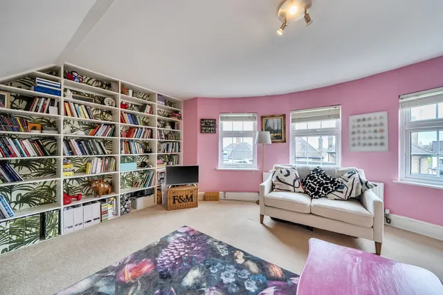 Photo 2 — Coach House Mews, SE23