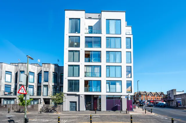 2 Madison Heights, 2a Milner Road, London, photo 1