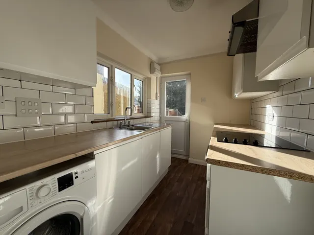 Luton Road, Chatham, ME4, photo 1