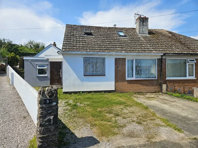 Mayflower Drive, Brixham, Devon, TQ5