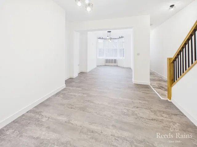 Sherwood Street, Scarborough, YO11, photo 2