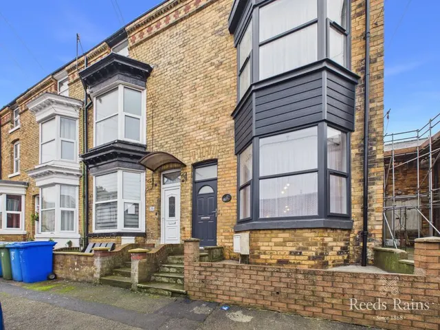 Sherwood Street, Scarborough, YO11, photo 1