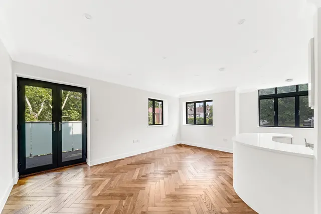 Magnolia Heights, Manor Road, Chigwell, Essex IG7, photo 1