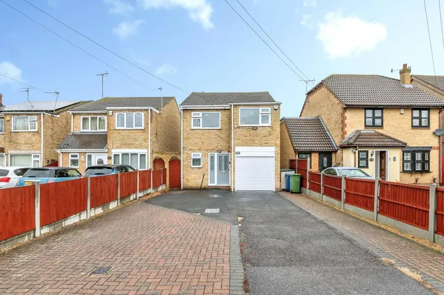 Southend Road, STANFORD-LE-HOPE, Essex, SS17, photo 1
