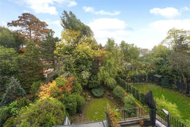 Downside Crescent, London, NW3, photo 3