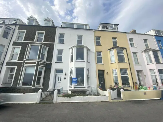 Marine Terrace, Criccieth, LL52, photo 1