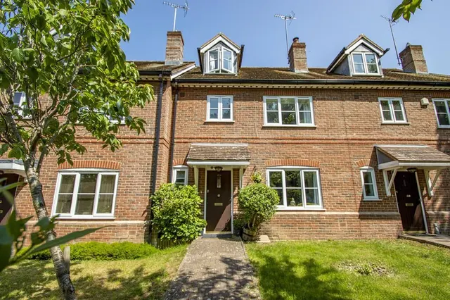 Wallingford Road, Goring-On-Thames, RG8, photo 1