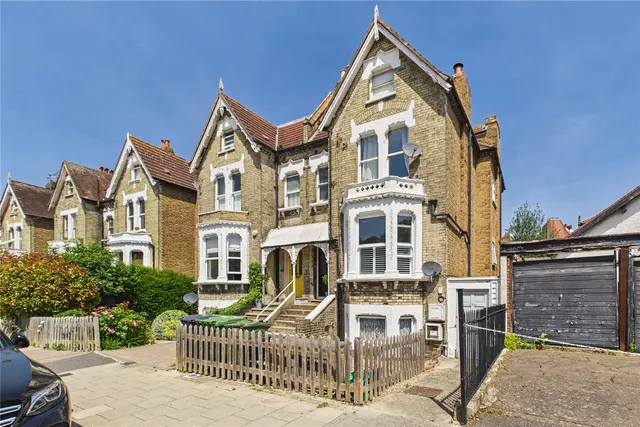 Hopton Road, London, SW16, photo 1