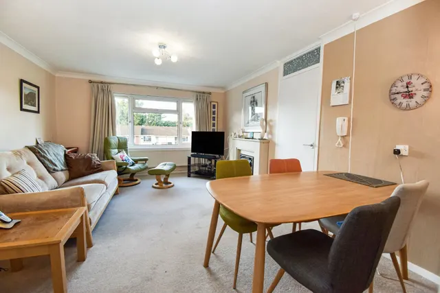 Guardian Court, Langtons Meadow, SL2, photo 2