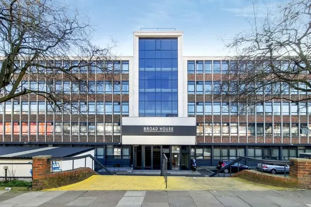 Imperial Drive, Harrow, HA2, photo 2