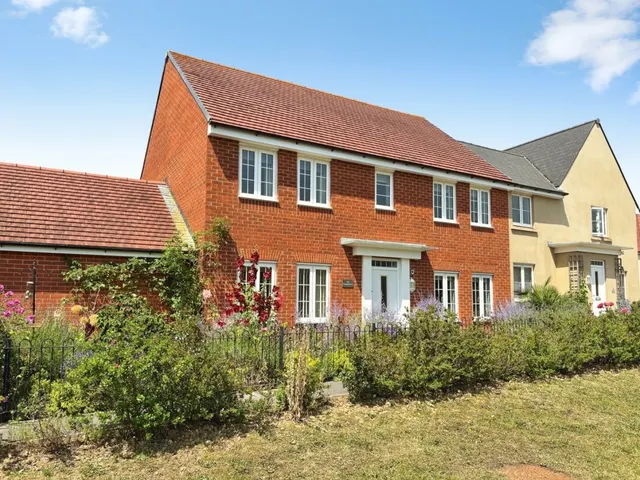 Raleigh Road, Yeovil, photo 1