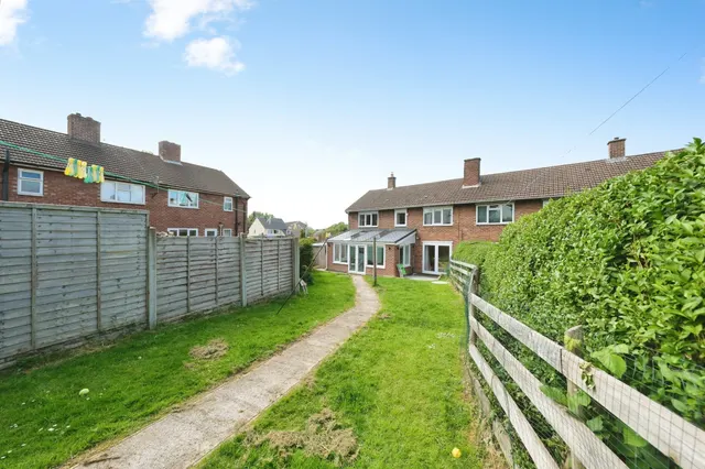 Central Walk, Brimington, S43, photo 1