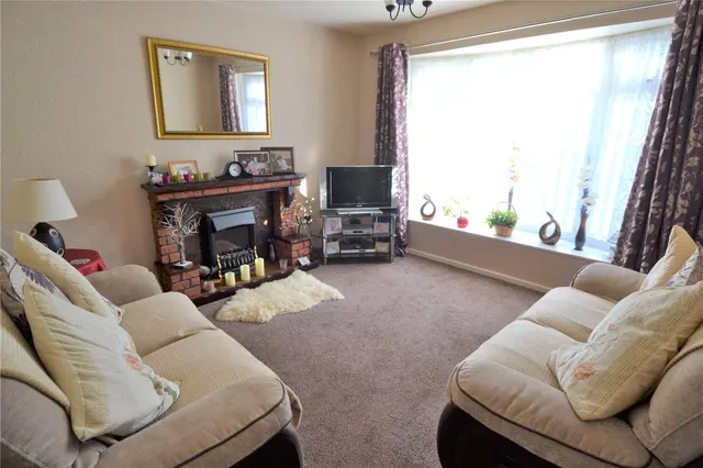 Photo 2 — Cotswold Close, Rubery/Rednal, Birmingham, B45 0BE