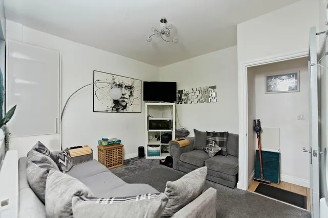 Photo 3 — Davidson Road, Croydon, CR0