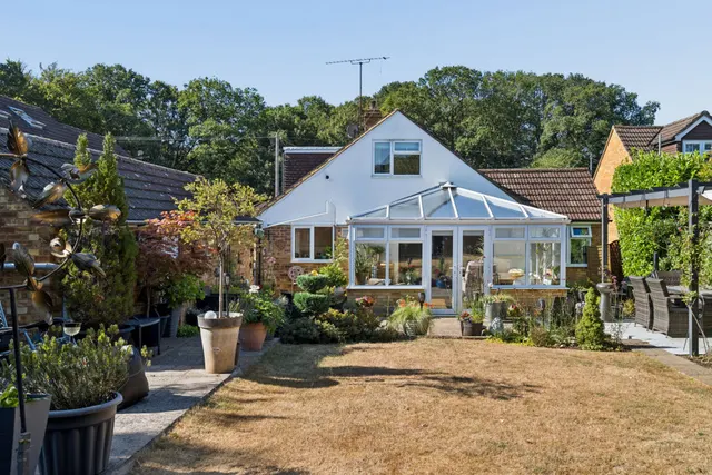 Philip Drive Flackwell Heath, High Wycombe HP10 9JB, photo 1