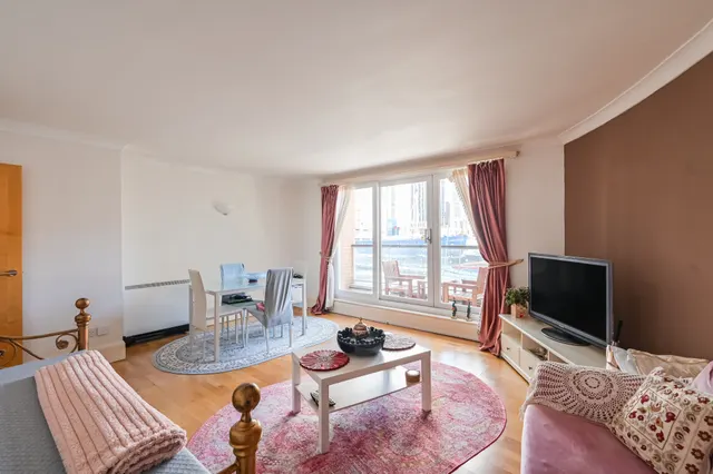 1 Antilles Bay Apartments, 3 Lawn House Close, London, photo 1