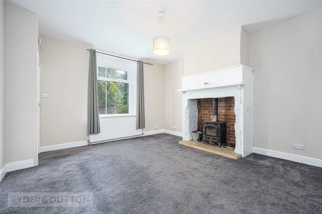Wood Lane, Newsome, HD4, photo 2