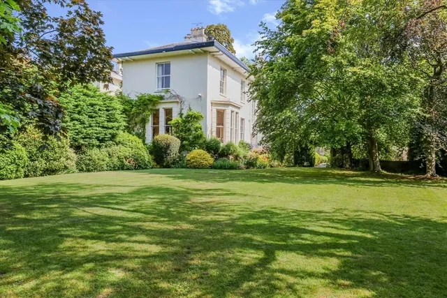 Cheltenham, Gloucestershire, photo 1
