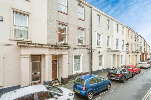 Clifton Place, Greenbank, PL4, photo 2