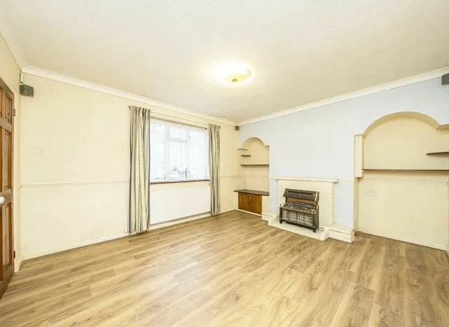 Photo 2 — Worton Road, Isleworth, TW7