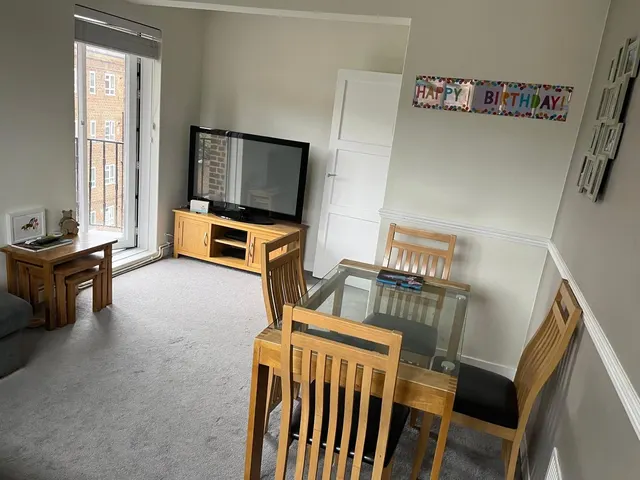Photo 2 — Kingswood Estate, SE21