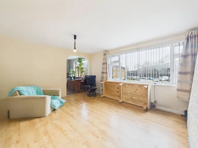 Photo 2 — Victoria Road, Ruislip, HA4 0HB