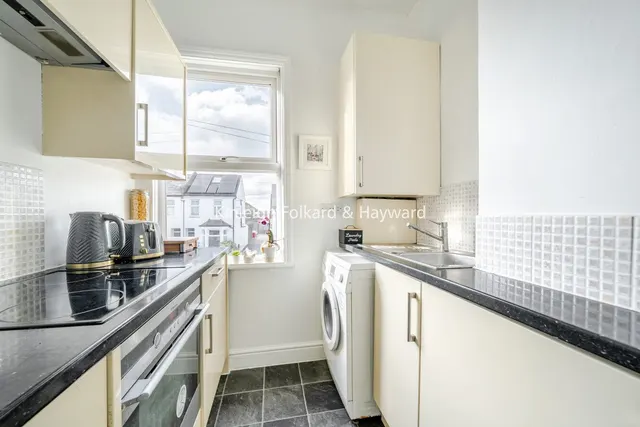 Photo 3 — Pembroke Road, Muswell Hill, London, N10