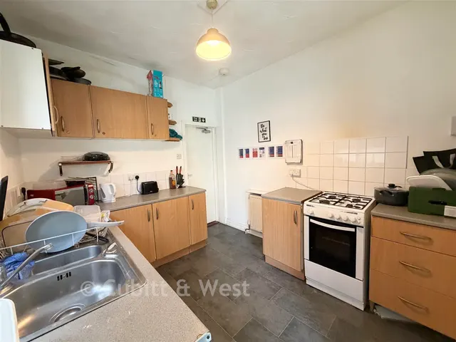 New Road East, Portsmouth, PO2, photo 2