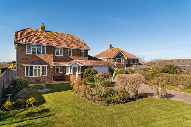 Church Hill, Totland Bay, PO39, photo 2