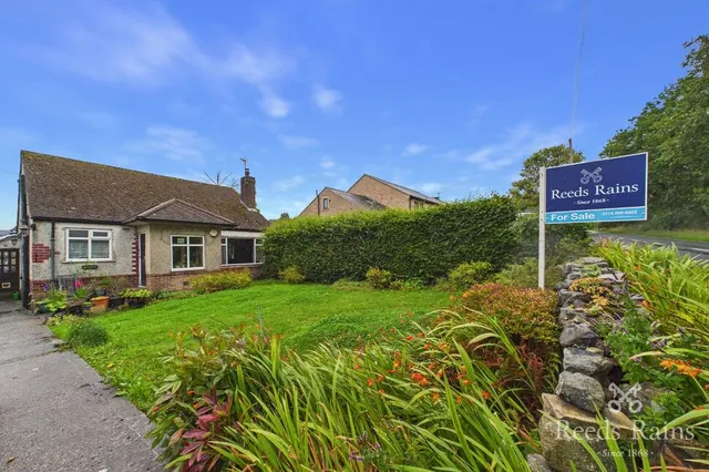 2 bedroom house — Long Line, Sheffield, S11