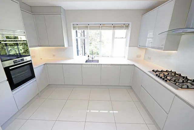 Belvedere Court Hampstead Garden Suburb, N2, photo 3