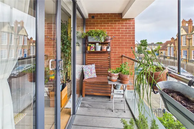 Valley Road, London, SW16, photo 2