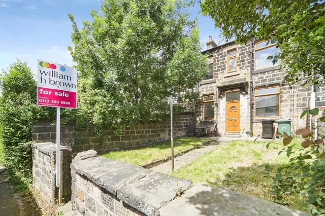Hawthorn Crescent, Yeadon, Leeds, photo 1