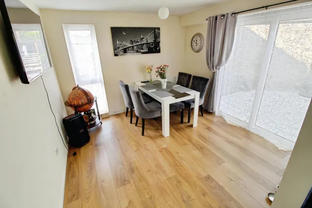 Benland, Bretton, PE3, photo 2