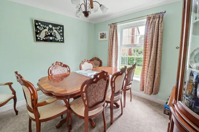 Lime Tree Avenue, Long Stratton, photo 1