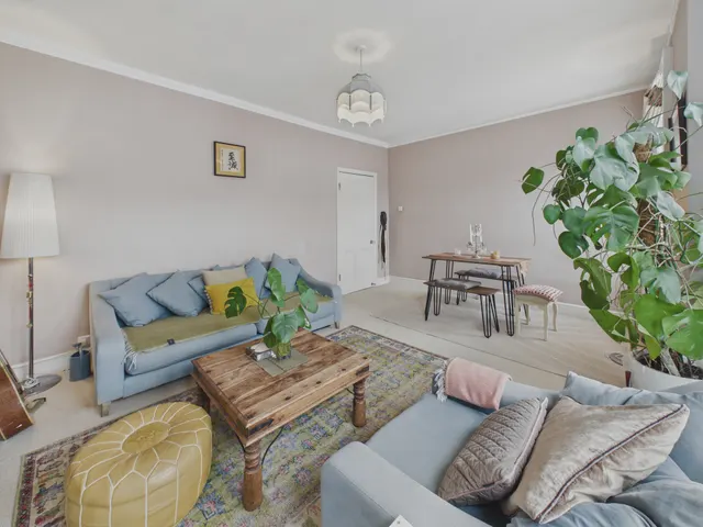 Leghorn Road, NW10, photo 2