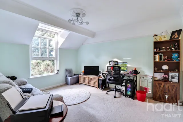 Sarre Court, Birchington, CT7, photo 1